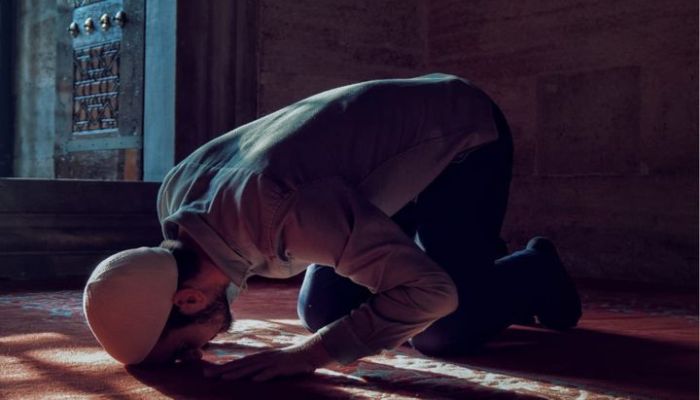 Doa Sujud Penggugur Dosa Besar: Baca Ini Saat Bersujud, Insya Allah Diampuni!