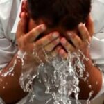 Ustadz Adi Hidayat Ungkap Rahasia Doa Setelah Wudhu: 8 Pintu Surga Terbuka untuk yang Mengamalkannya!