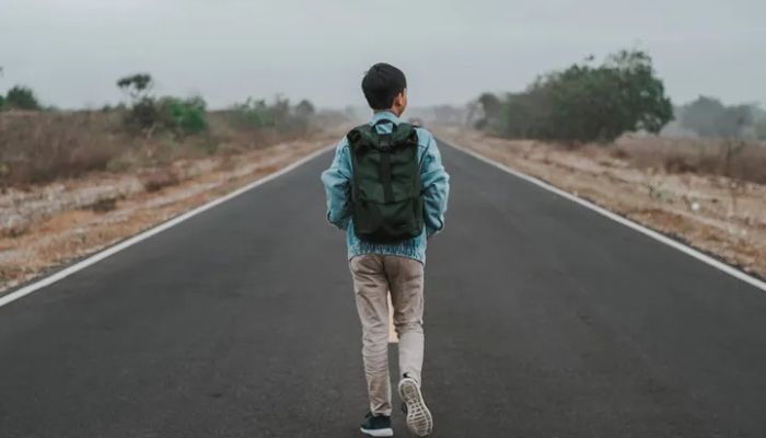 Jangan Remehkan Doa Keluar Rumah! Tiga Malaikat Siap Menjagamu Setiap Melangkah!