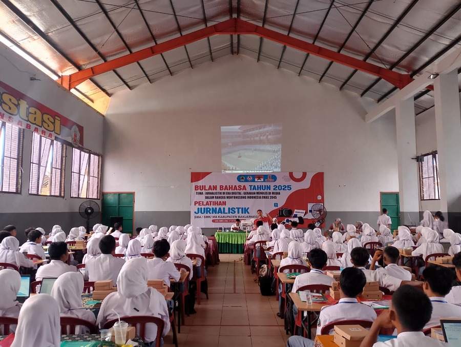 PELATIHAN JURNALISTIK GENERASI ERA DIGITAL