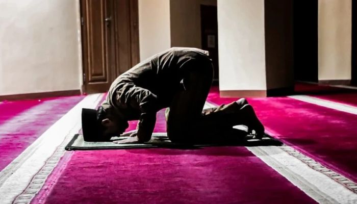 Sinergi Fiqih dan Tasawuf: Jalan Tengah Menuju Kesempurnaan Iman Seorang Muslim