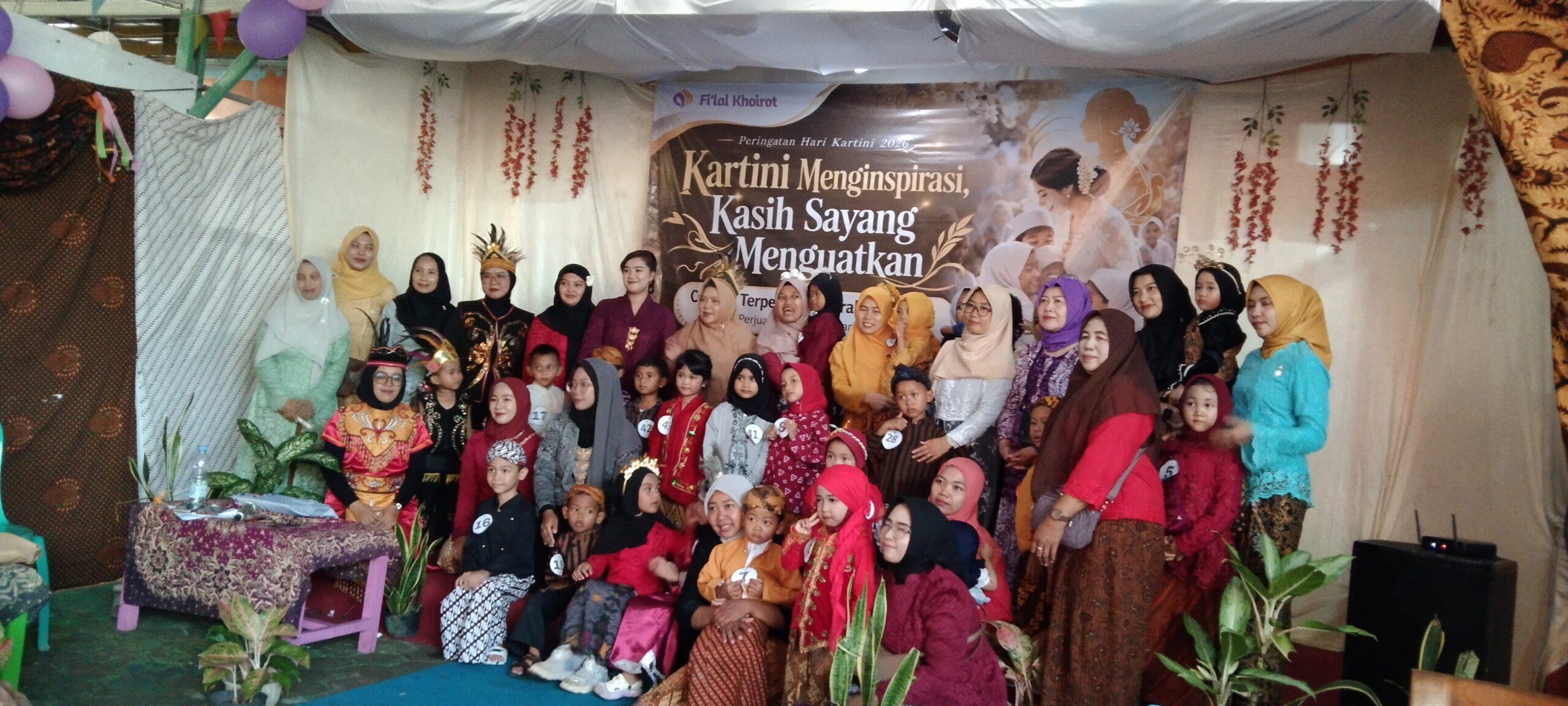 Habis Gelap Terbitlah Terang, PAUD/TK Alam Sang Pemimpin Gelar Fashion Show dan Santunan Anak Yatim